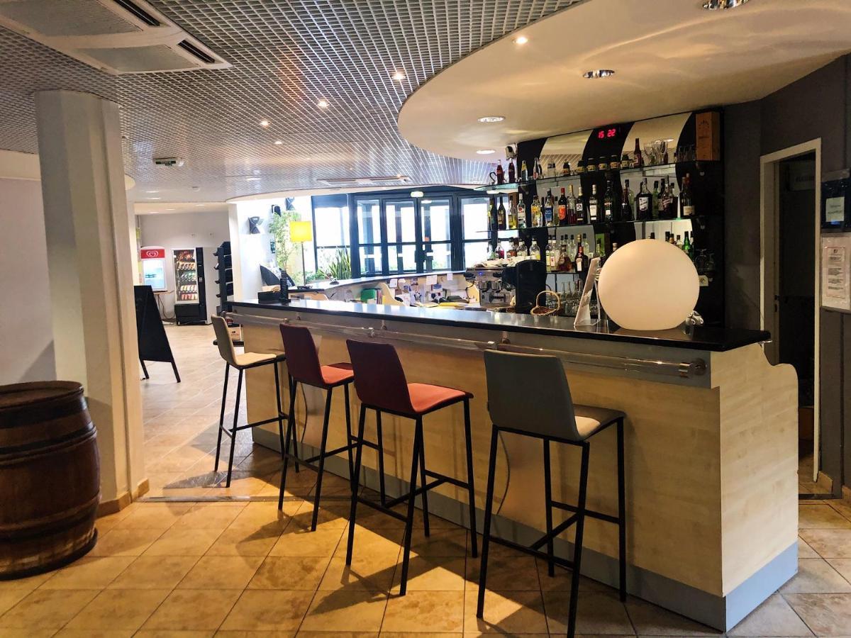 Le Domaine Des Fontaines - Hotel & Petit Dejeuner Bernin Eksteriør bilde